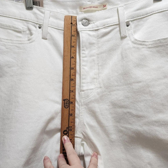NWT Levi's 311 Shaping Skinny Women's 18M 34x30 White Jeans 34 X 30 - Picture 6 of 12